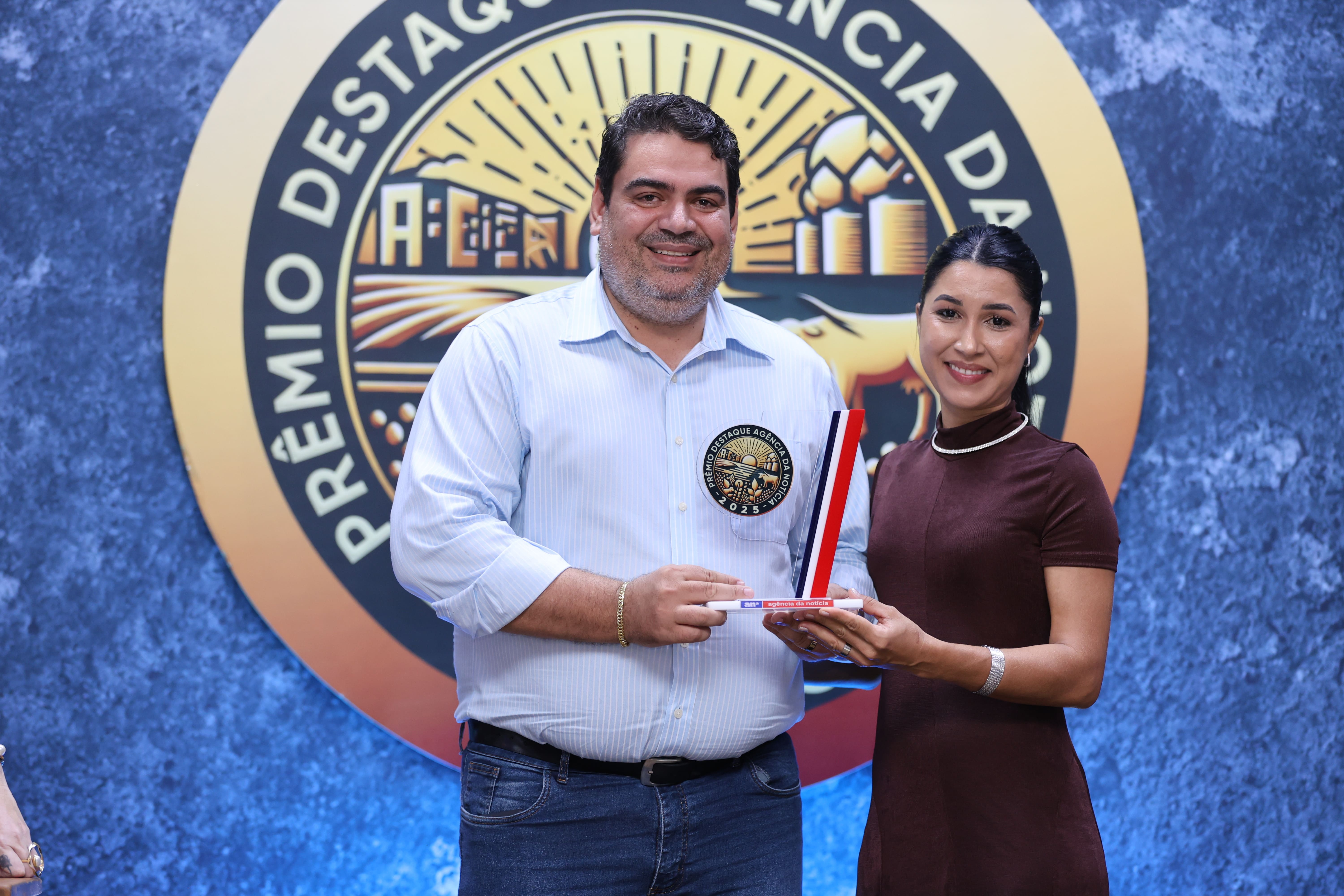 O Vice-prefeito Moadil Fernando recebe Prêmio destaque Agência da Notícia 2025.