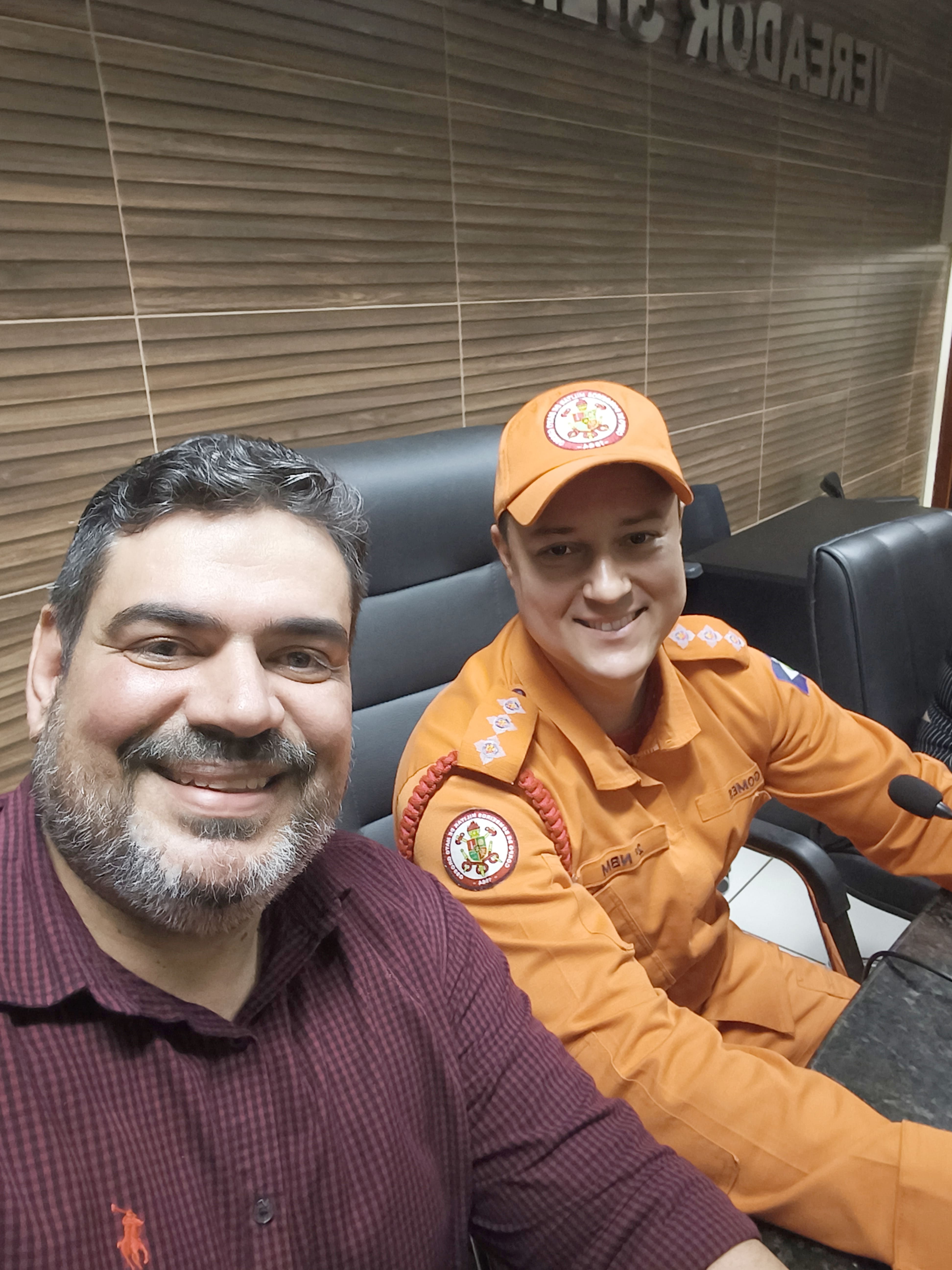 Na Câmara municipal de Confresa com a equipe do Corpo de Bombeiros.