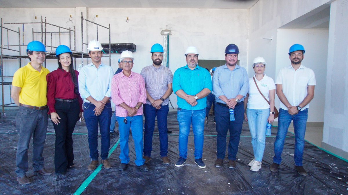 Visita técnica na obra do hospital regional.